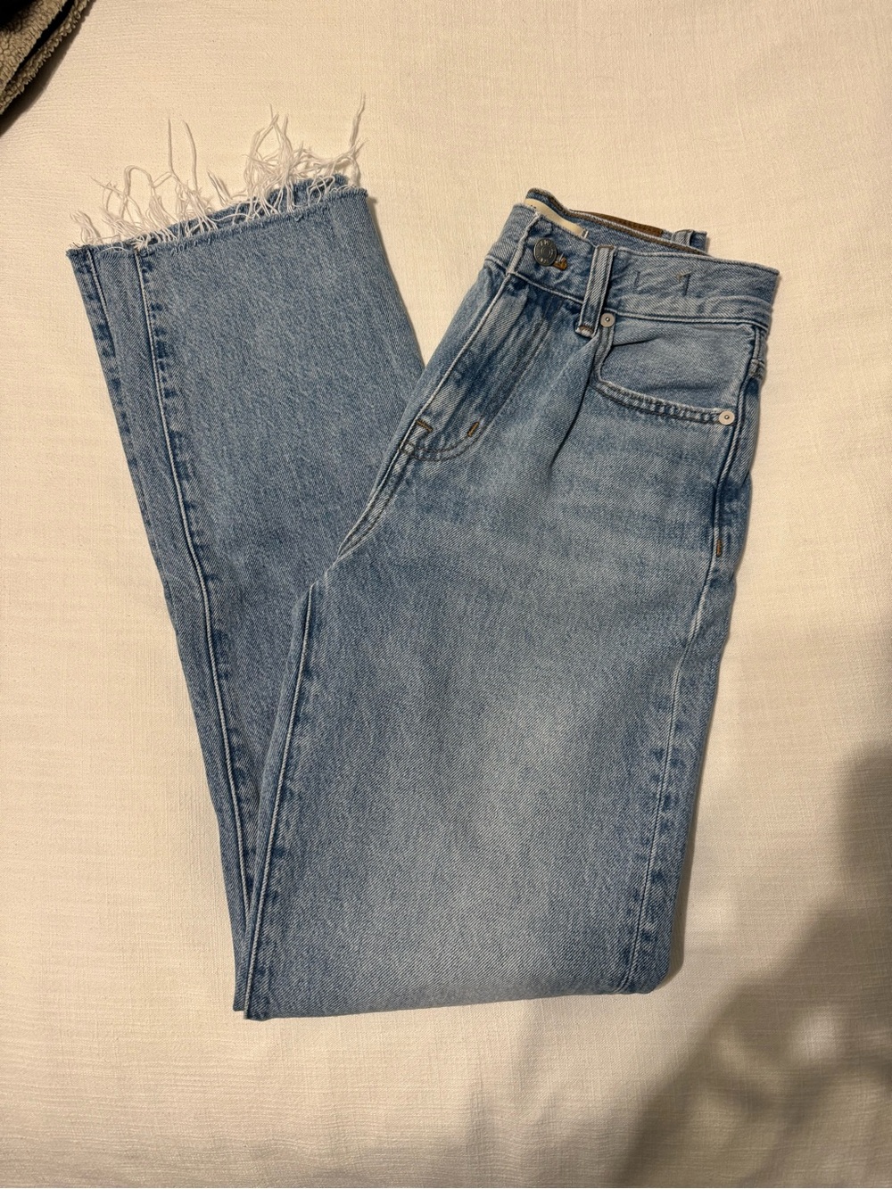 Madewell 90s Straight Legged High-Rise Frayed-Hem Jeans